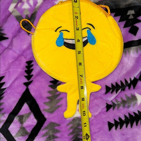 ⭐ 5 for $30 Mix & Match Items.. 
4/Emoji Face Plush Set - Picture 11 of 14